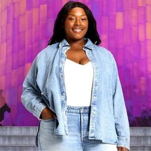 🆕Universal Thread Women’s plus-size Embellished Rhinestone Denim Shirt❤️❤️3X